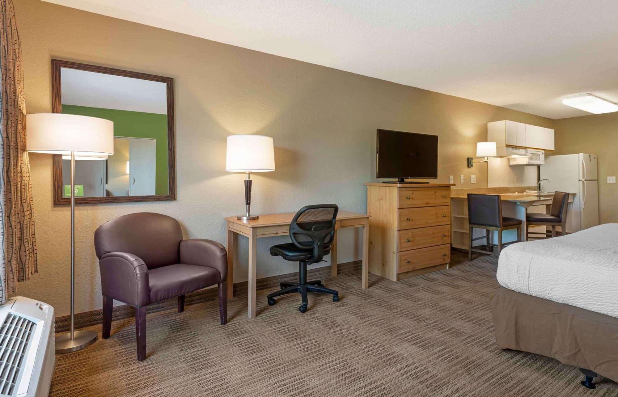 Extended Stay America Suites - Newark - Woodbridge Exterior foto