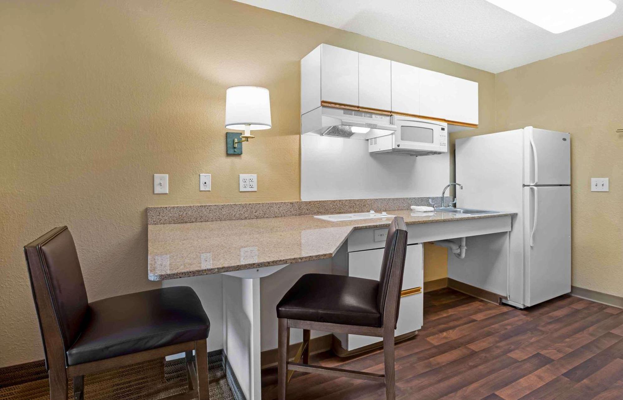Extended Stay America Suites - Newark - Woodbridge Exterior foto